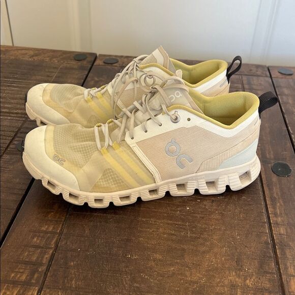 On Cloud Women's Running Shoes White Yellow Shift Vapor US Sz 8 - Picture 4 of 11